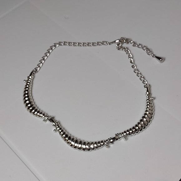 15 Inch Silver Tone Emmons Necklace - Picture 11 of 14